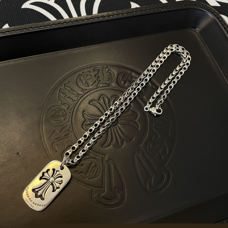 Ch**me He**ts necklaces